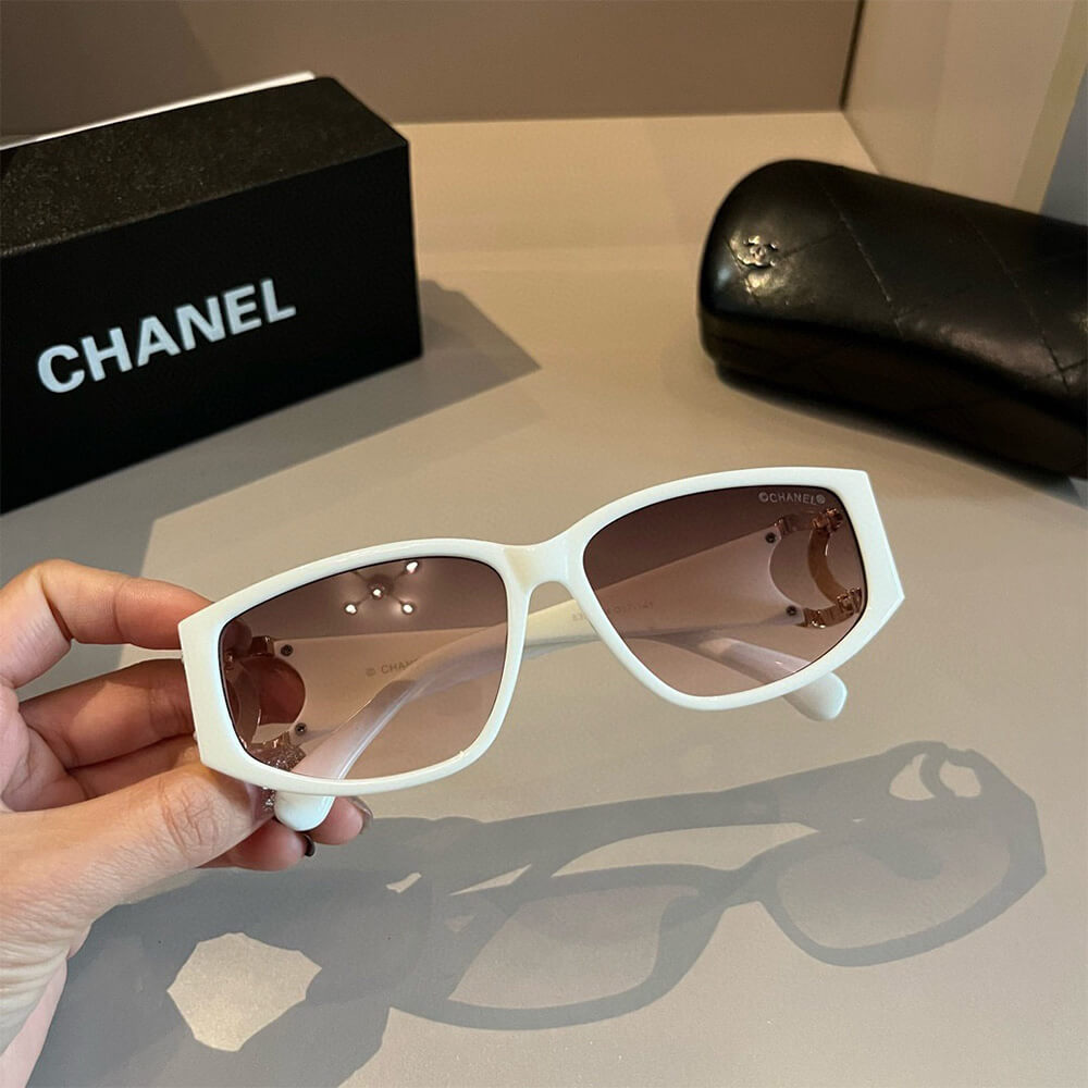 Ch**el SUNGLASSES