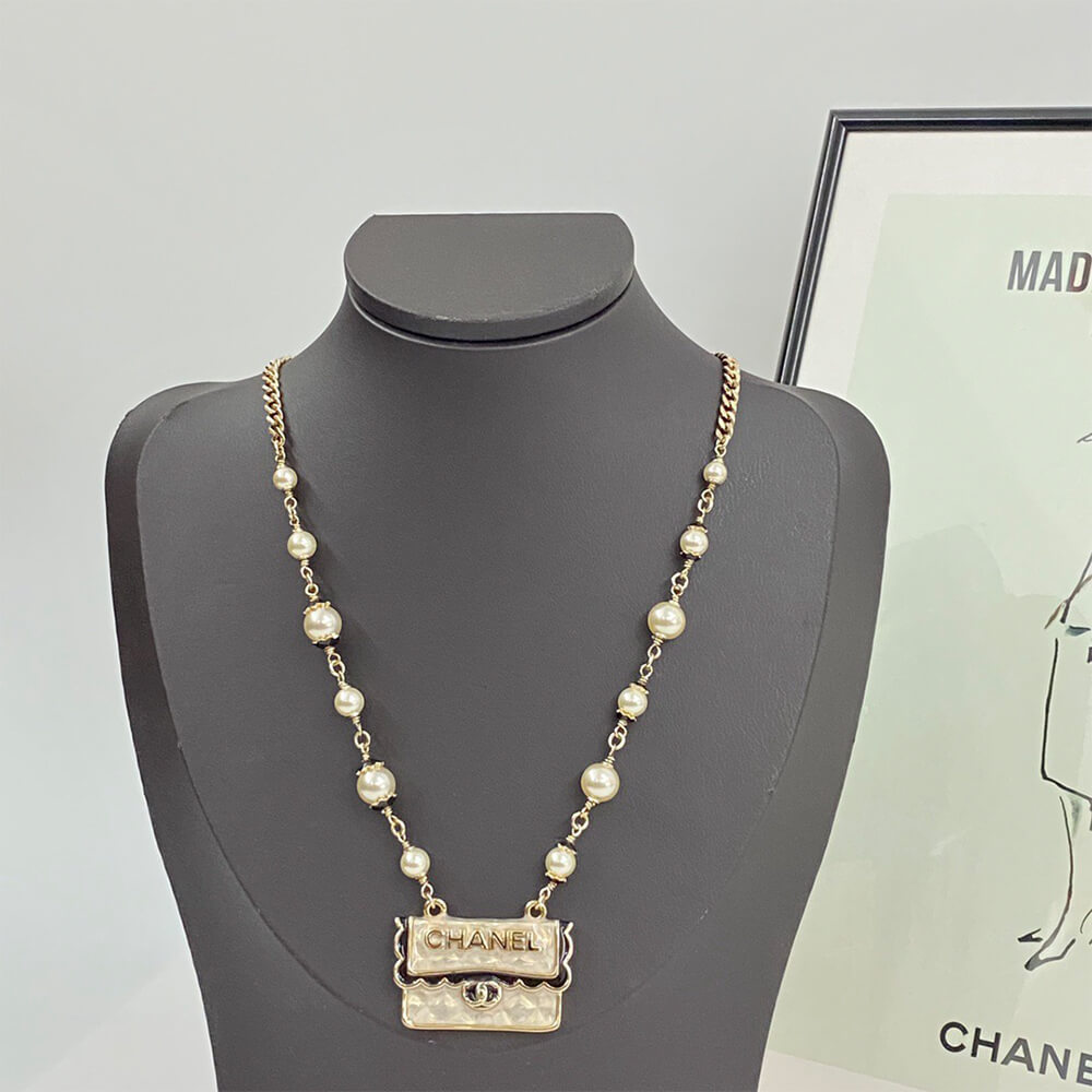 Ch**el Necklace