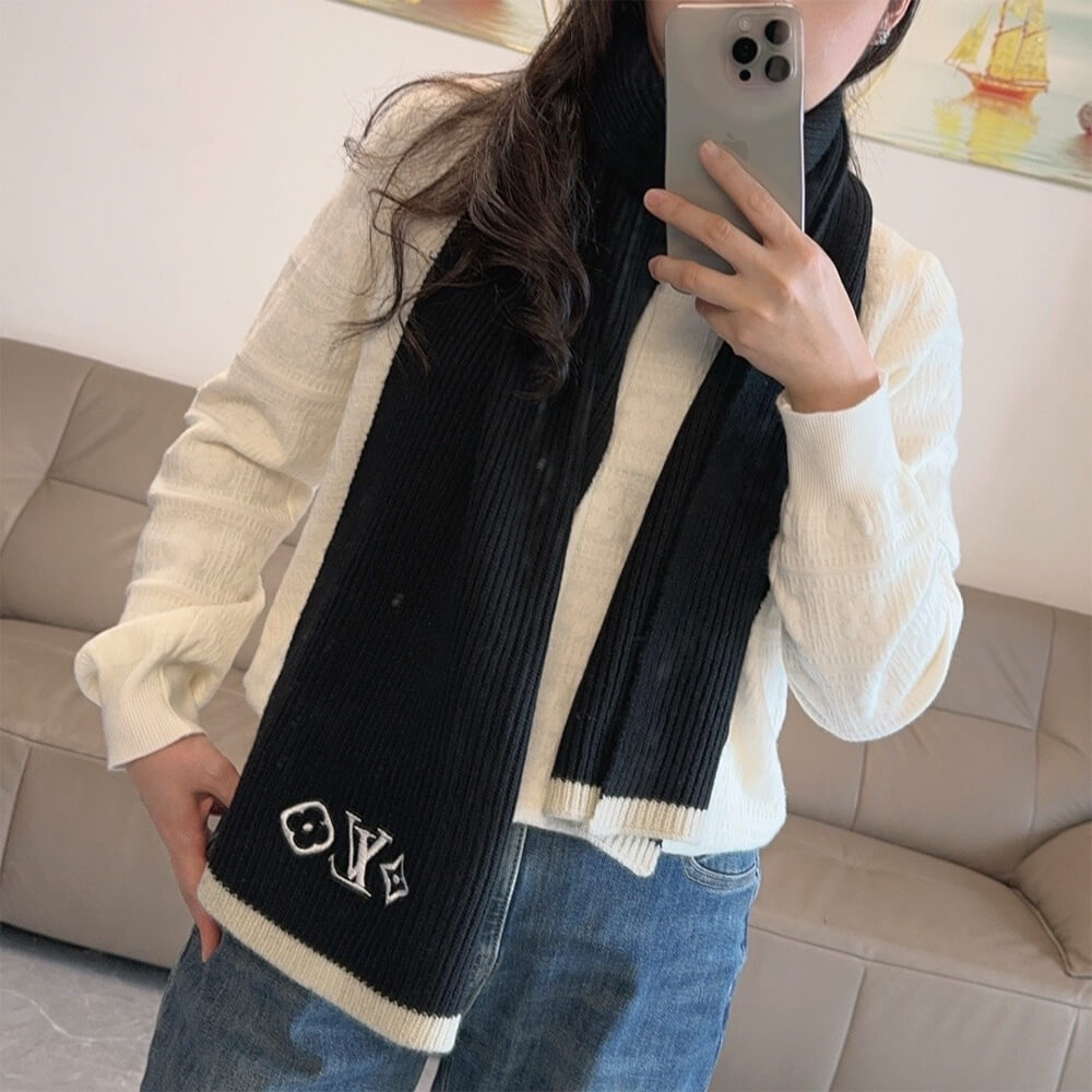 LV Headline Scarf