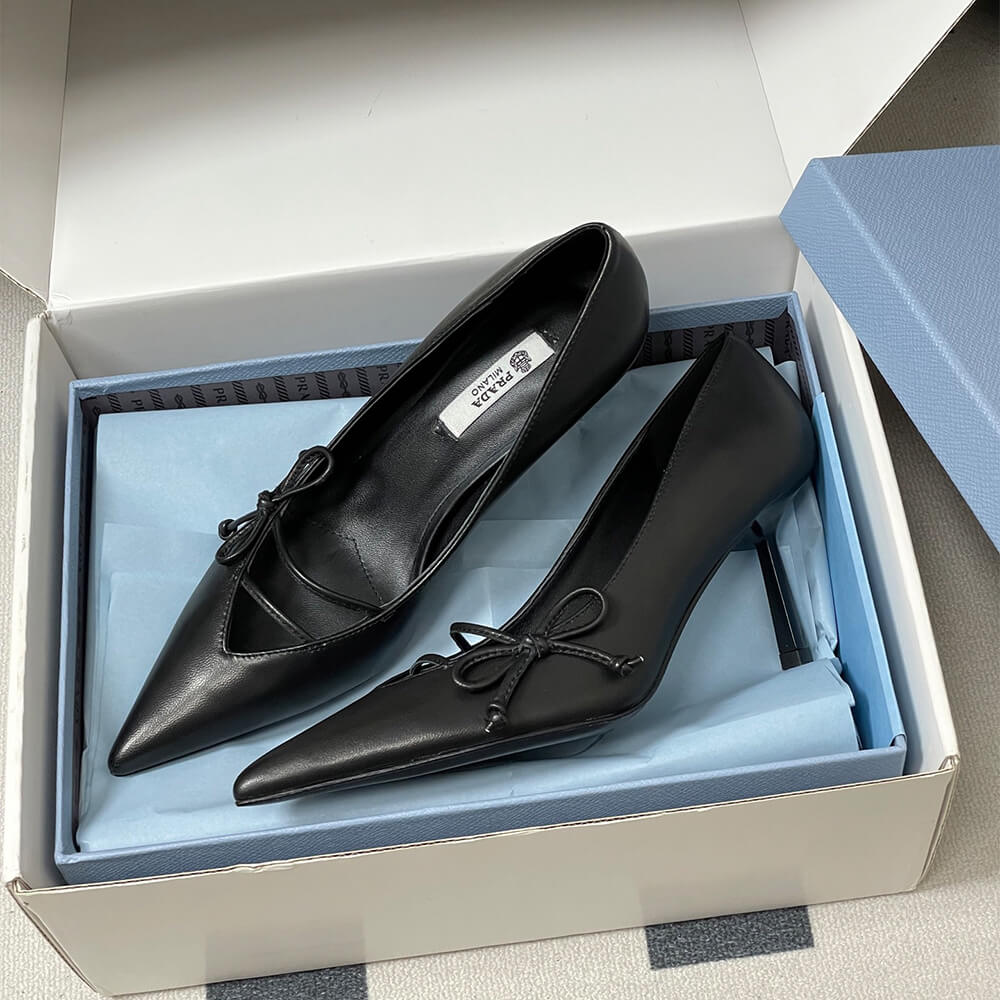 Pra*a leather pumps
