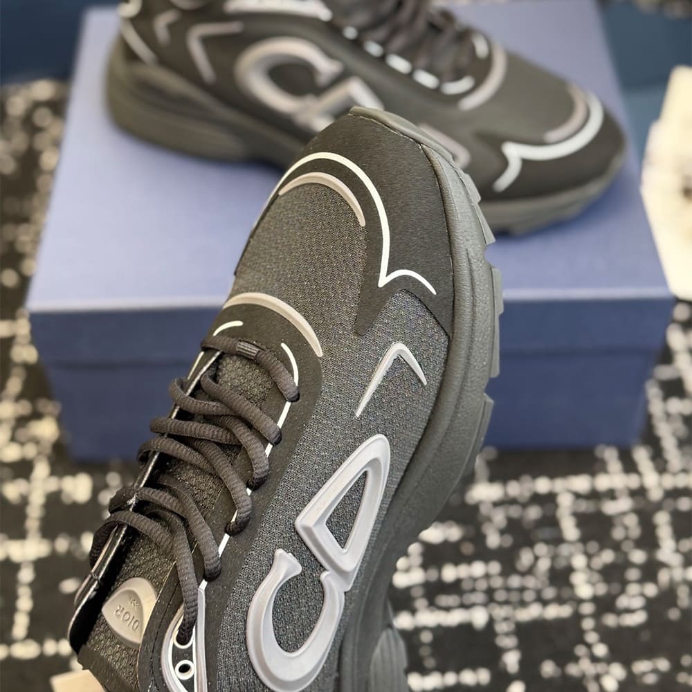 D10r B30 Countdown Tech Sneaker