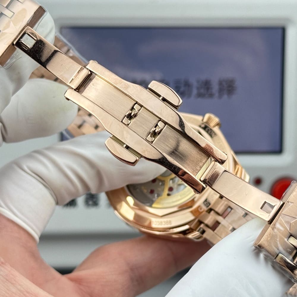 Vacheron C0nstan1n Fiftysix Self-winding