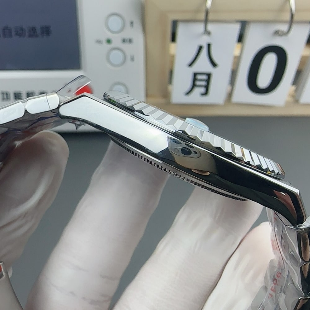 R01ex Land-Dweller 40